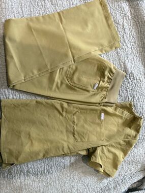 FIGS Olive-Green SCRUB Set - Pocket Tee & Skirt